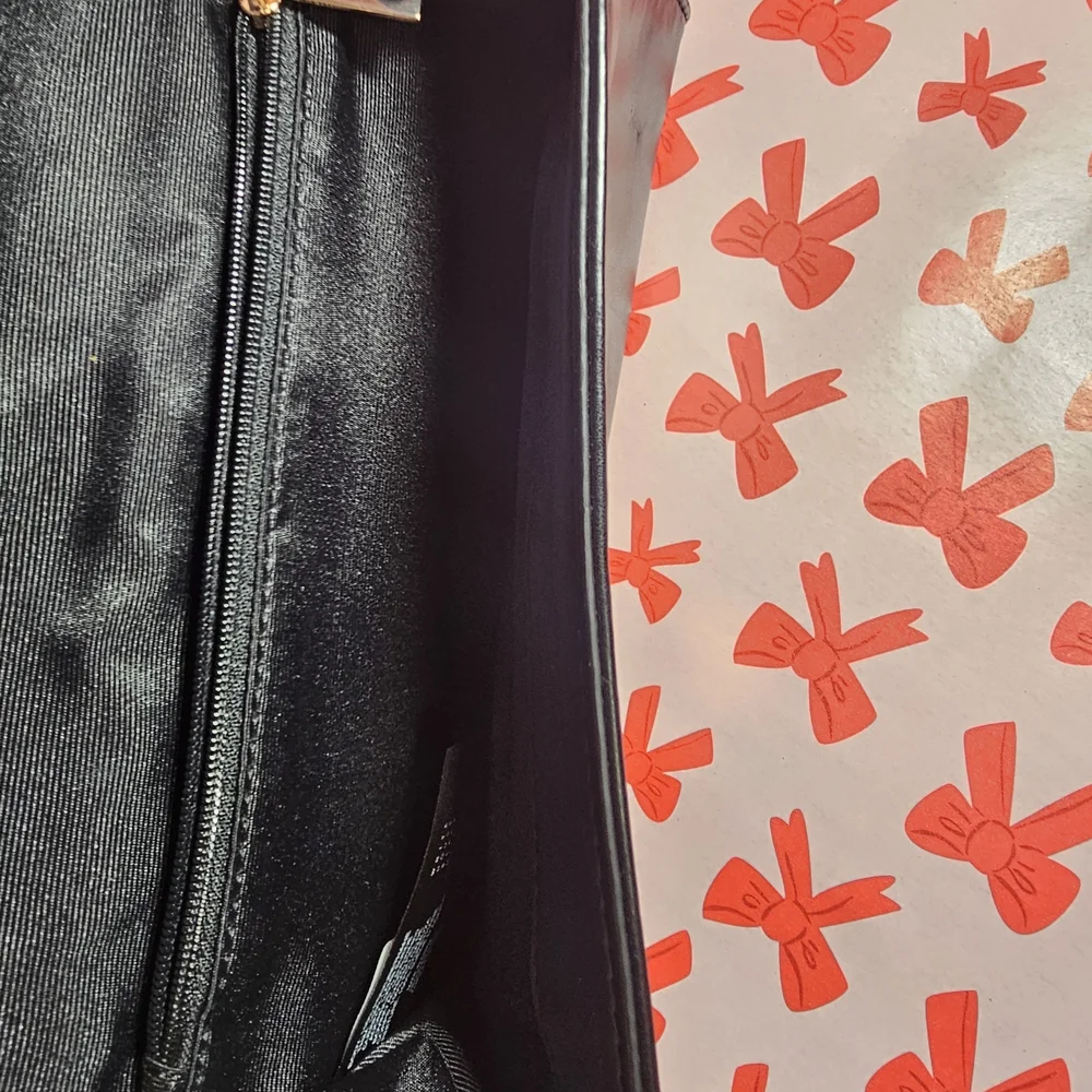 Floral Embroidered Black Clutch - Picture 5 of 8
